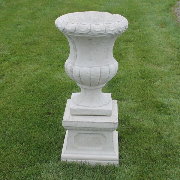 The original urn planter, the one which all the others are designed after on the small base 