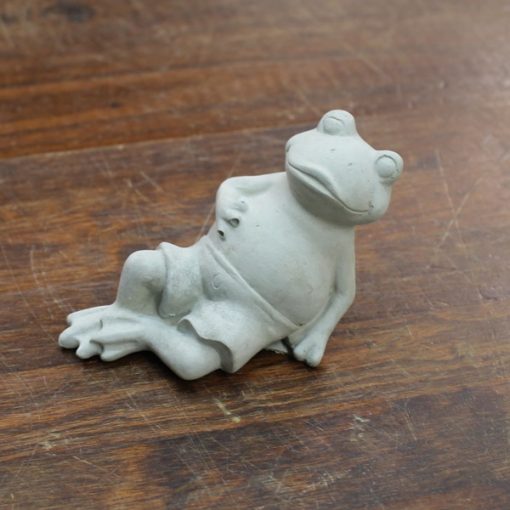 Chillin' Frog N Concrete Garden Supply