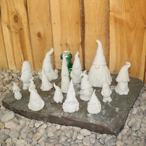 Small Gnome with arms in Front