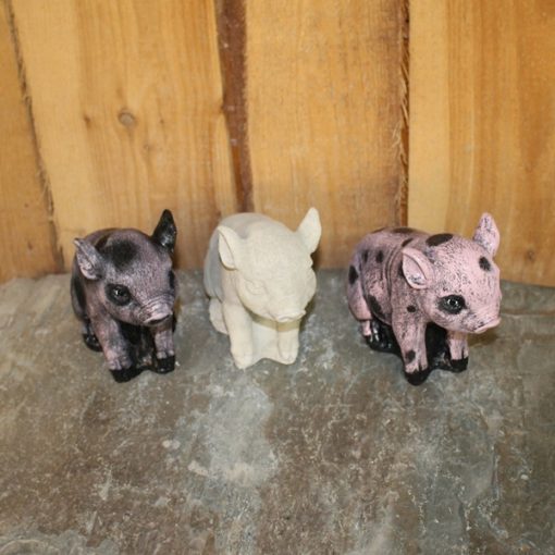 Small Sitting Detailed Pig P&N Concrete Garden Supply