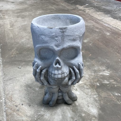 Skull Planter1 N Concrete Garden Supply