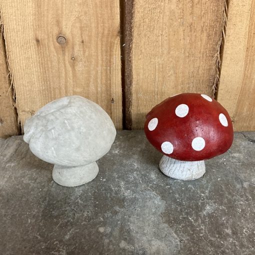 Mini Natural Mushroom N-P Concrete Garden Supply